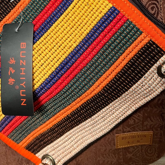 BNWT BU ZHI YUN TOTE STYLE BAG WITH FOUR POCKETS! - Picture 2 of 7